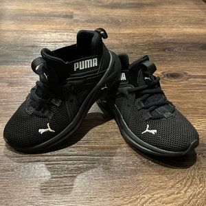 Boys 1C PUMA gym shoes